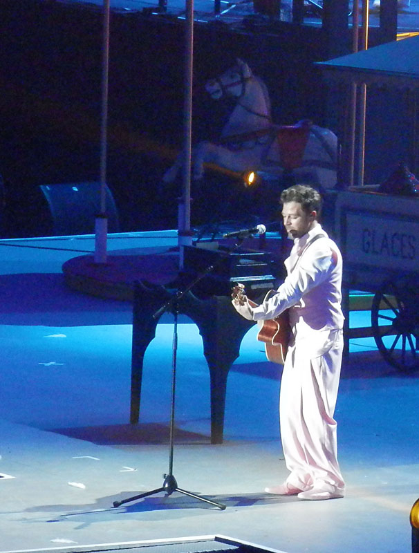 christophe-mae-les-enfoires-2013-b