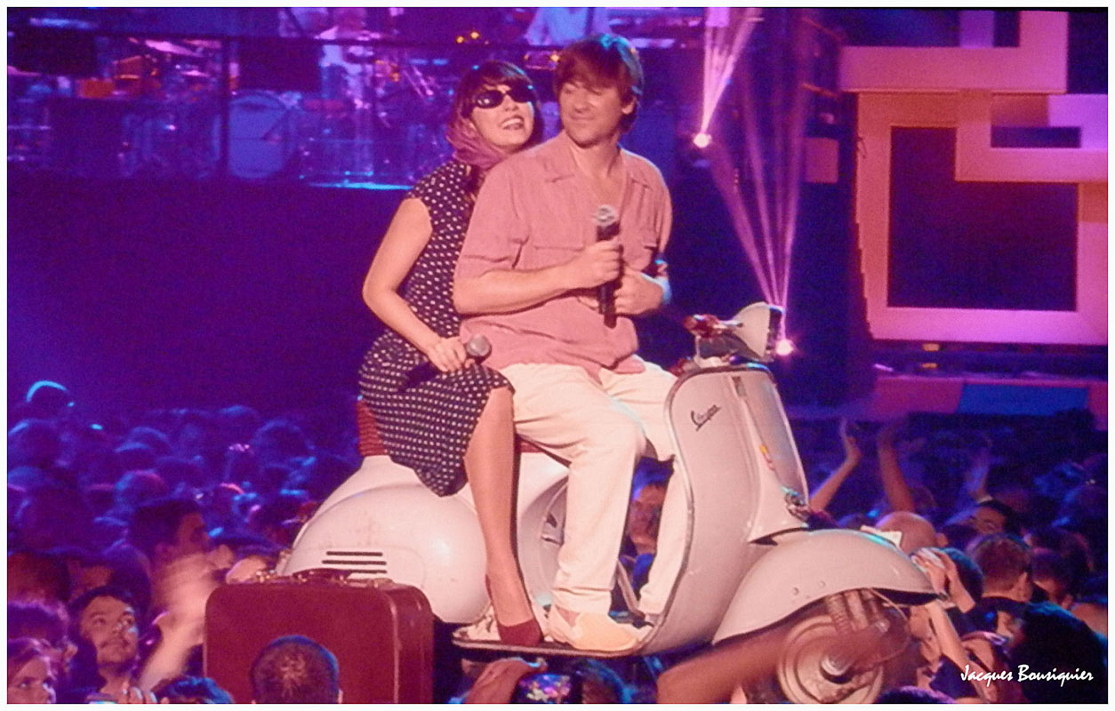 nolwenn-leroy-thomas-dutronc-enfoires-2013-g