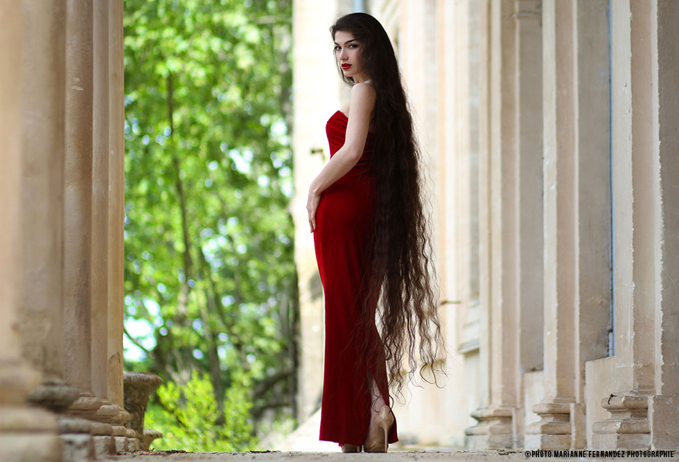 Interview of Zaryana Milan : Her hair is 2 meters long