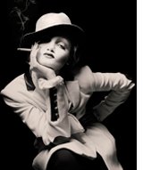 Beauty dresses up by Marlene Dietrich - Antonio BELLVER